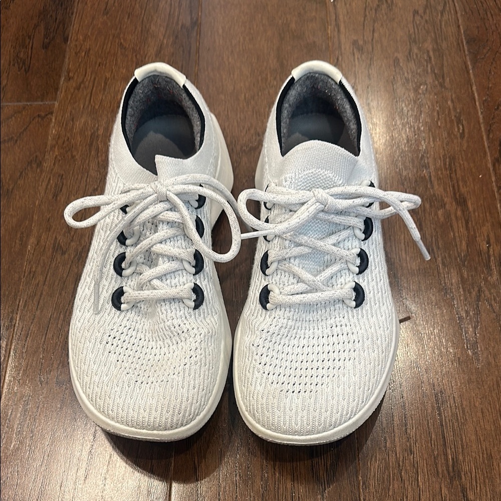 Women’s Allbirds Gray Athletic Shoes- size 9 - Picture 2 of 6